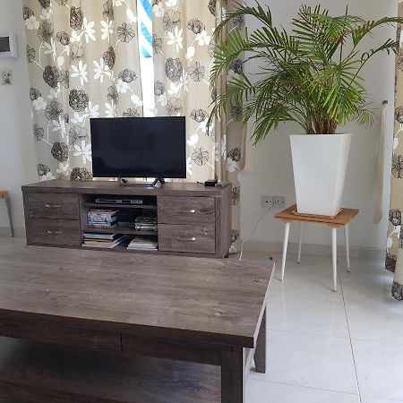Peaceful Townhouse With Private Pool Near The Sea Apartamento Pafos Exterior foto
