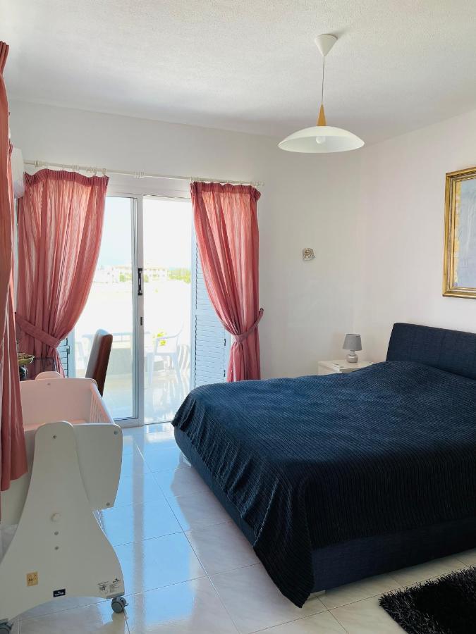 Peaceful Townhouse With Private Pool Near The Sea Apartamento Pafos Exterior foto