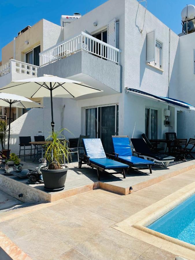 Peaceful Townhouse With Private Pool Near The Sea Apartamento Pafos Exterior foto