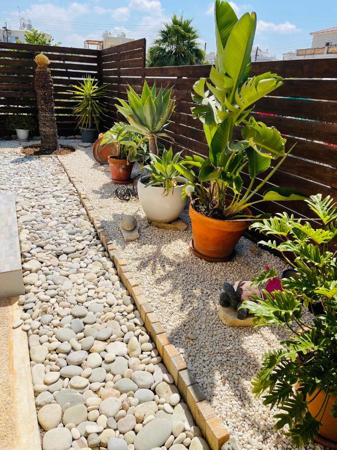 Peaceful Townhouse With Private Pool Near The Sea Apartamento Pafos Exterior foto
