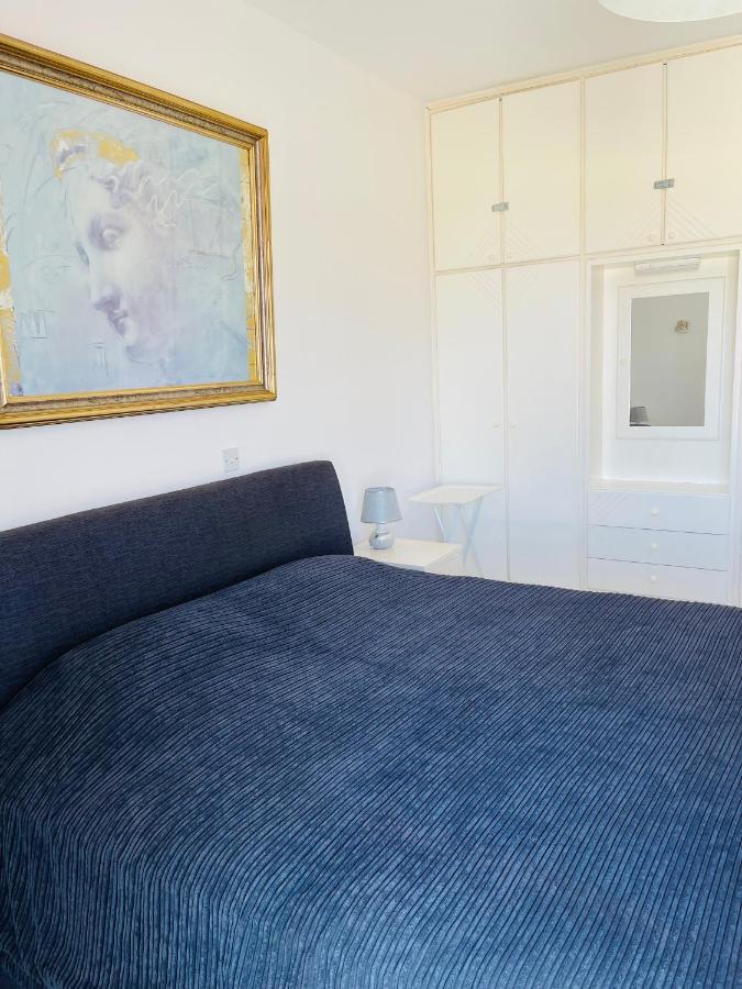 Peaceful Townhouse With Private Pool Near The Sea Apartamento Pafos Exterior foto