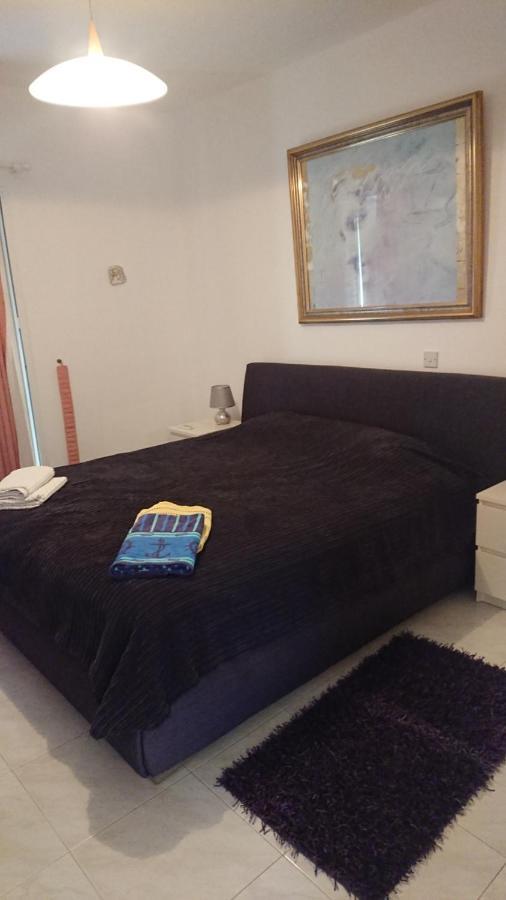 Peaceful Townhouse With Private Pool Near The Sea Apartamento Pafos Exterior foto