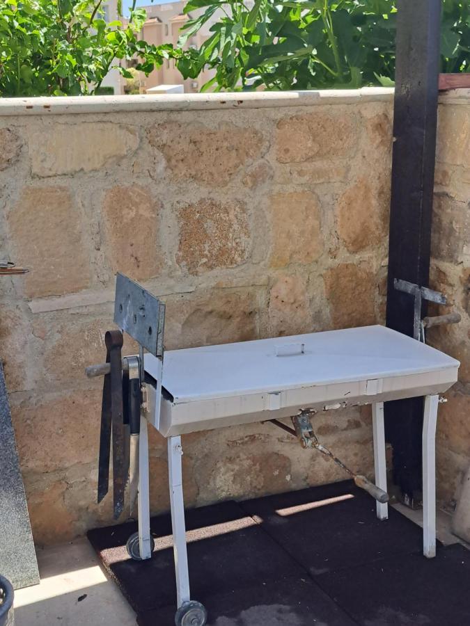 Peaceful Townhouse With Private Pool Near The Sea Apartamento Pafos Exterior foto