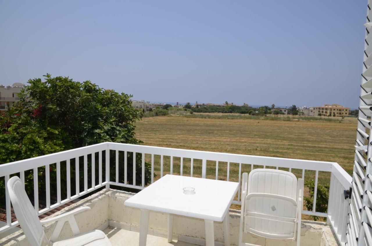 Peaceful Townhouse With Private Pool Near The Sea Apartamento Pafos Exterior foto