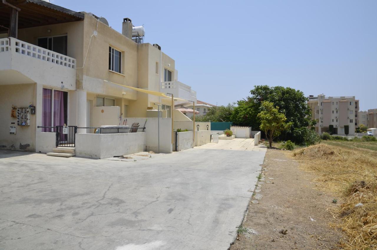 Peaceful Townhouse With Private Pool Near The Sea Apartamento Pafos Exterior foto